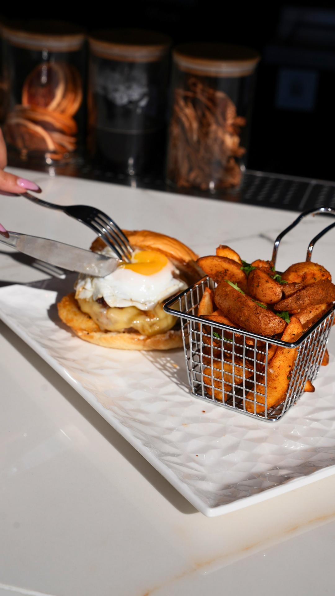 MTHR Brunch Lifestyle Savory Breakfast Burger 001