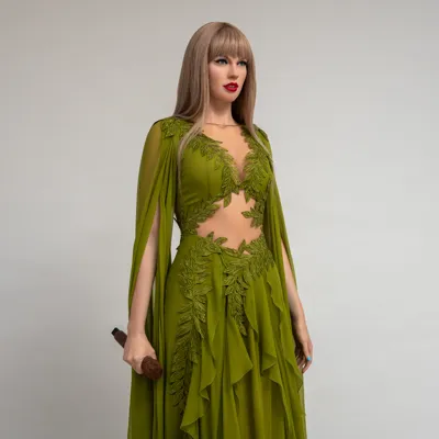 Mthong Kong New Taylor Swift Wax Figure (11)