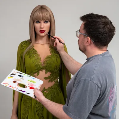 Mthong Kong New Taylor Swift Wax Figure (13)