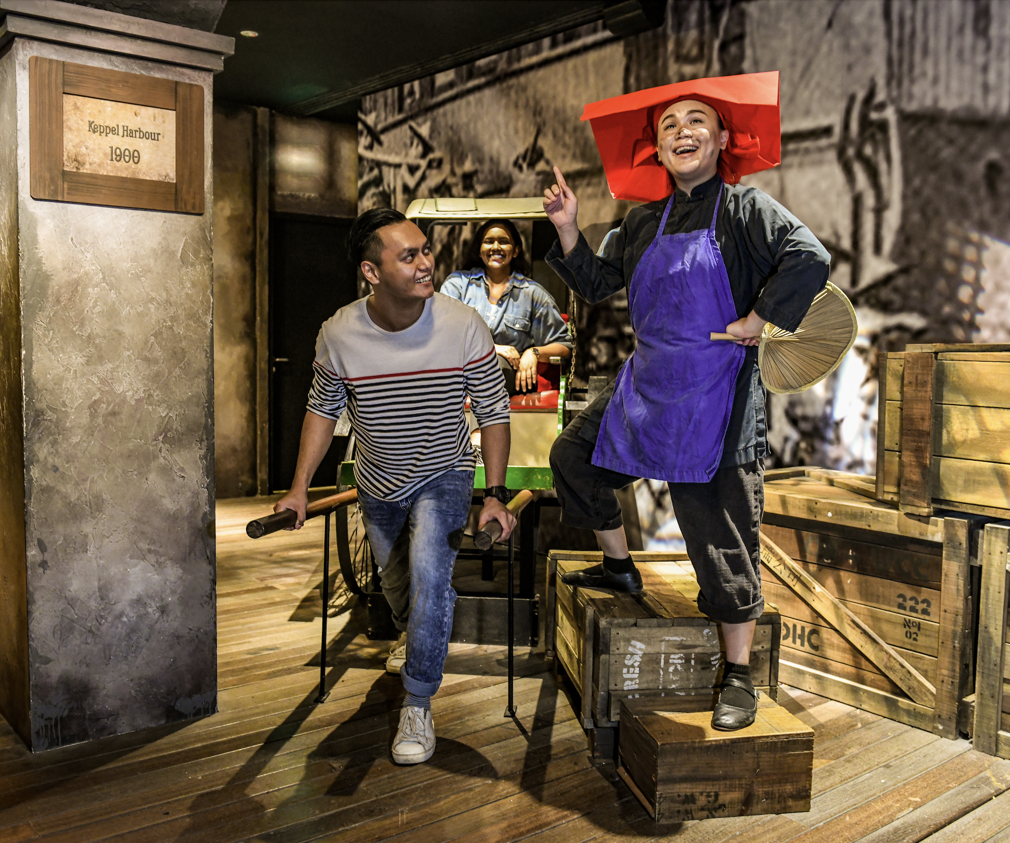 Man pulling rickshaw in Images of Singapore inside Madame Tussauds Singapore